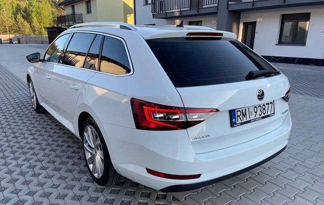 Skoda Superb cena 46000 przebieg: 303000, rok produkcji 2016 z Mielec małe 254